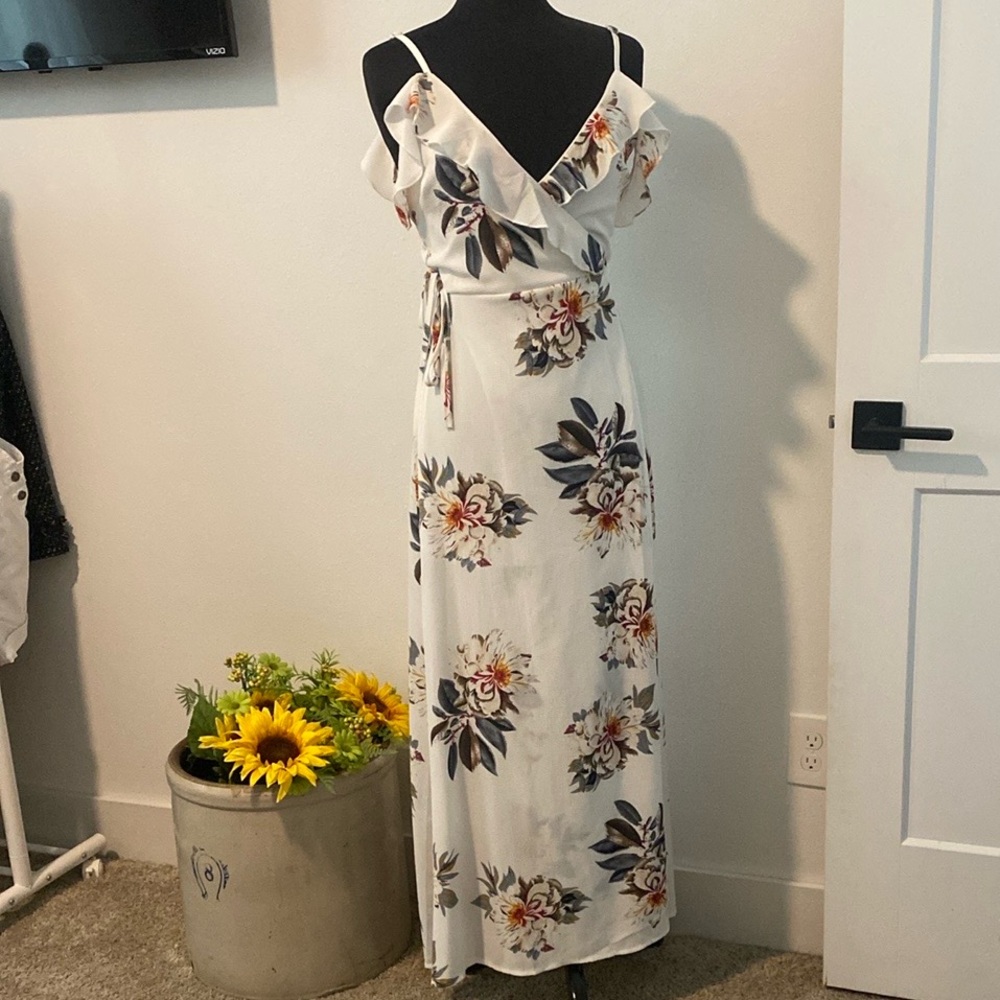 Floral White Womens tie wrap maxi dress